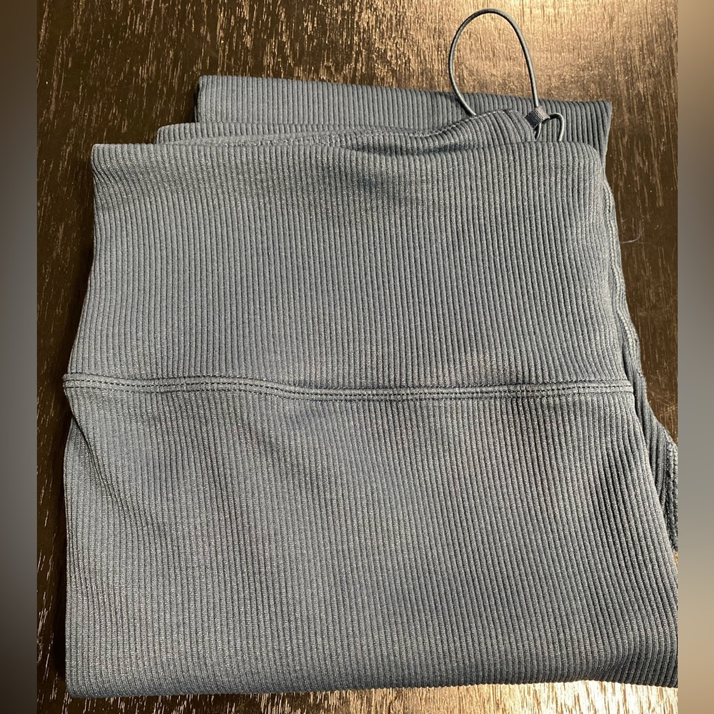 ⭐️Ribbed teal leggings Size Medium - Picture 2 of 5